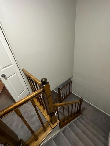 60 Almond Dr, Franklin Twp., NJ 08873