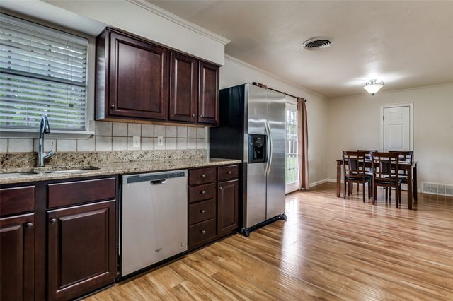 2911 Old North Road, Farmers Branch, TX 75234