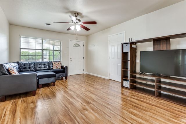 2911 Old North Road, Farmers Branch, TX 75234