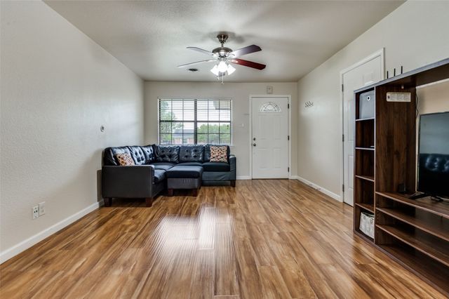 2911 Old North Road, Farmers Branch, TX 75234