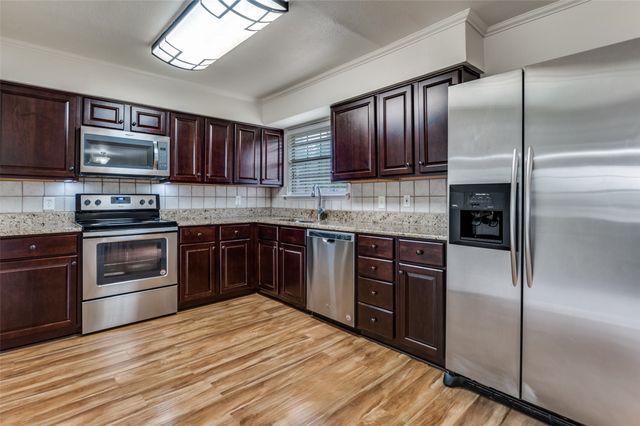 2911 Old North Road, Farmers Branch, TX 75234