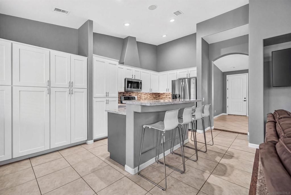 Image 13 of property listing at 1166 Brookmeade Cir, Beaumont, CA 92223