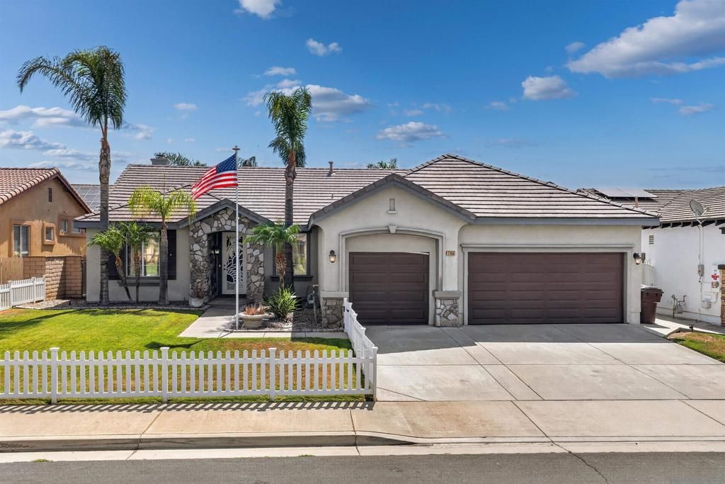 Image 6 of property listing at 1166 Brookmeade Cir, Beaumont, CA 92223