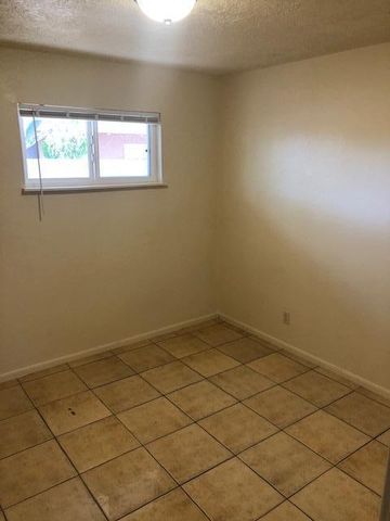 627 Chama Street SE 1, Albuquerque, NM 87108