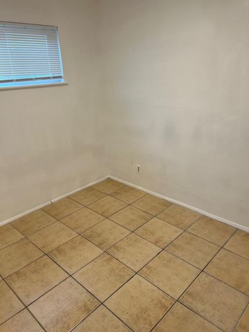 627 Chama Street SE 1, Albuquerque, NM 87108