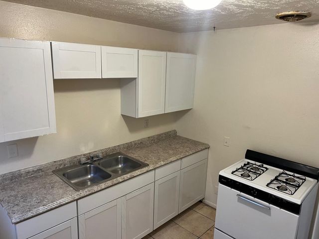 627 Chama Street SE 1, Albuquerque, NM 87108