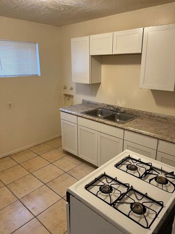 627 Chama Street SE 1, Albuquerque, NM 87108