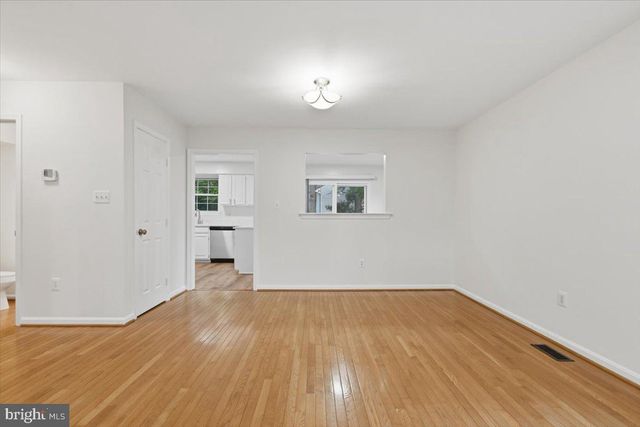 5610 BELLEAU WOODS LN, Alexandria, VA 22315