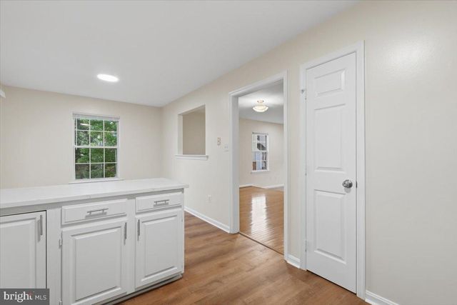5610 BELLEAU WOODS LN, Alexandria, VA 22315