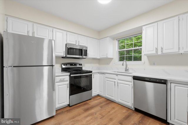5610 BELLEAU WOODS LN, Alexandria, VA 22315