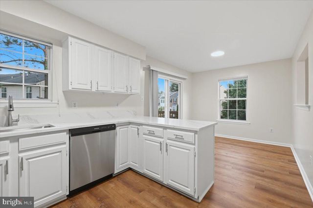 5610 BELLEAU WOODS LN, Alexandria, VA 22315