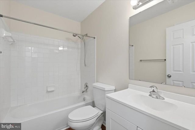 5610 BELLEAU WOODS LN, Alexandria, VA 22315