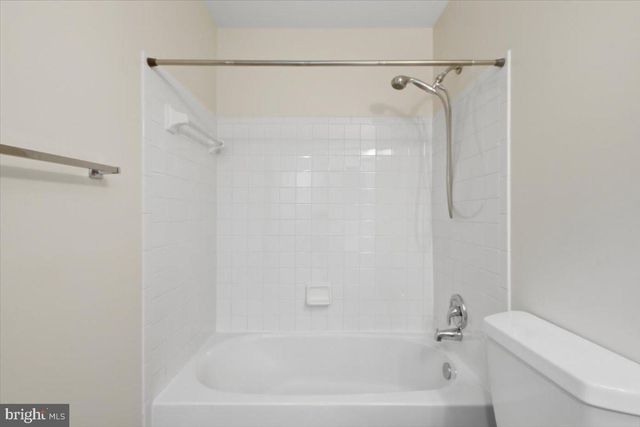5610 BELLEAU WOODS LN, Alexandria, VA 22315