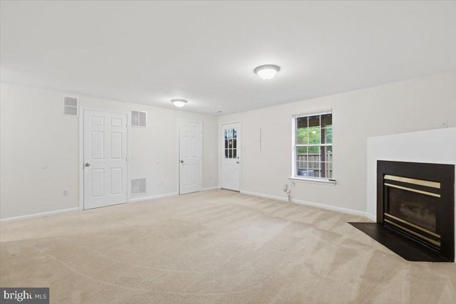 5610 BELLEAU WOODS LN, Alexandria, VA 22315