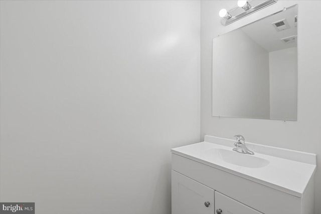 5610 BELLEAU WOODS LN, Alexandria, VA 22315