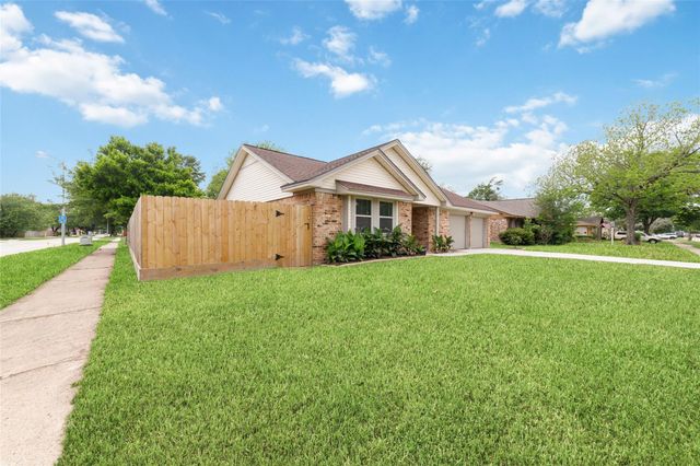 16303 Deer Lick Drive, Houston, TX 77090