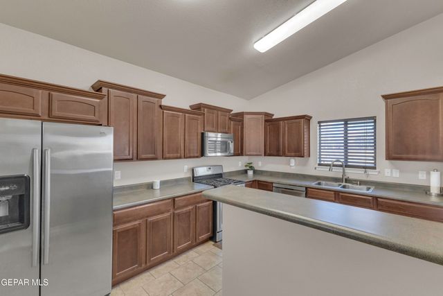 14373 NAVAJO POINT Drive, El Paso, TX 79938