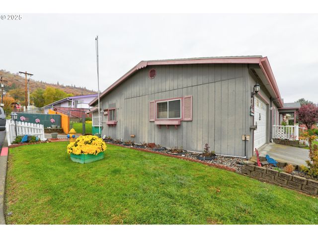 950 POMONA St 184, The Dalles, OR 97058