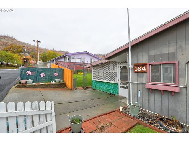950 POMONA St 184, The Dalles, OR 97058