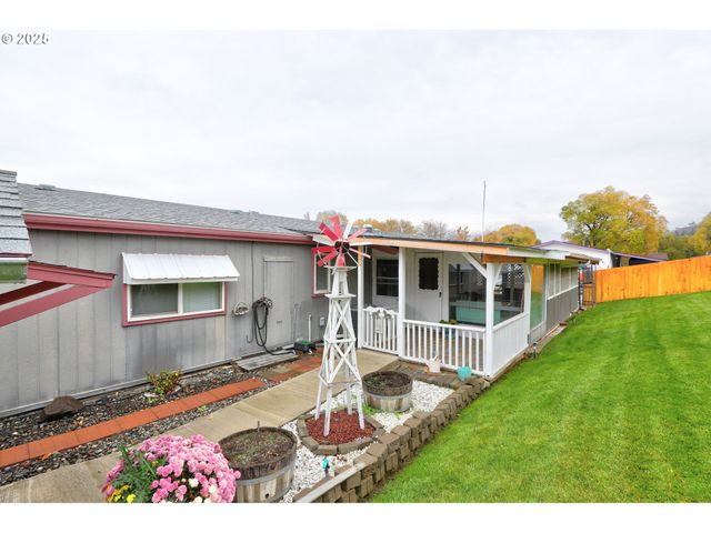 950 POMONA St 184, The Dalles, OR 97058