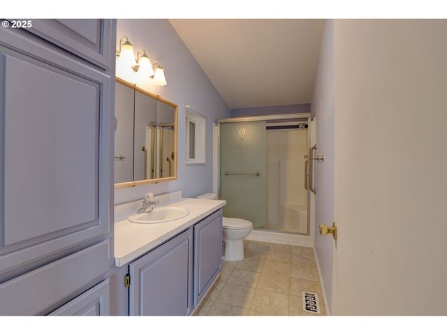 950 POMONA St 184, The Dalles, OR 97058