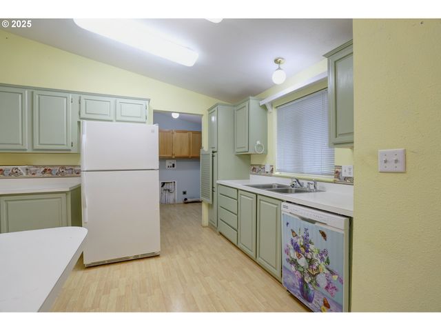 950 POMONA St 184, The Dalles, OR 97058