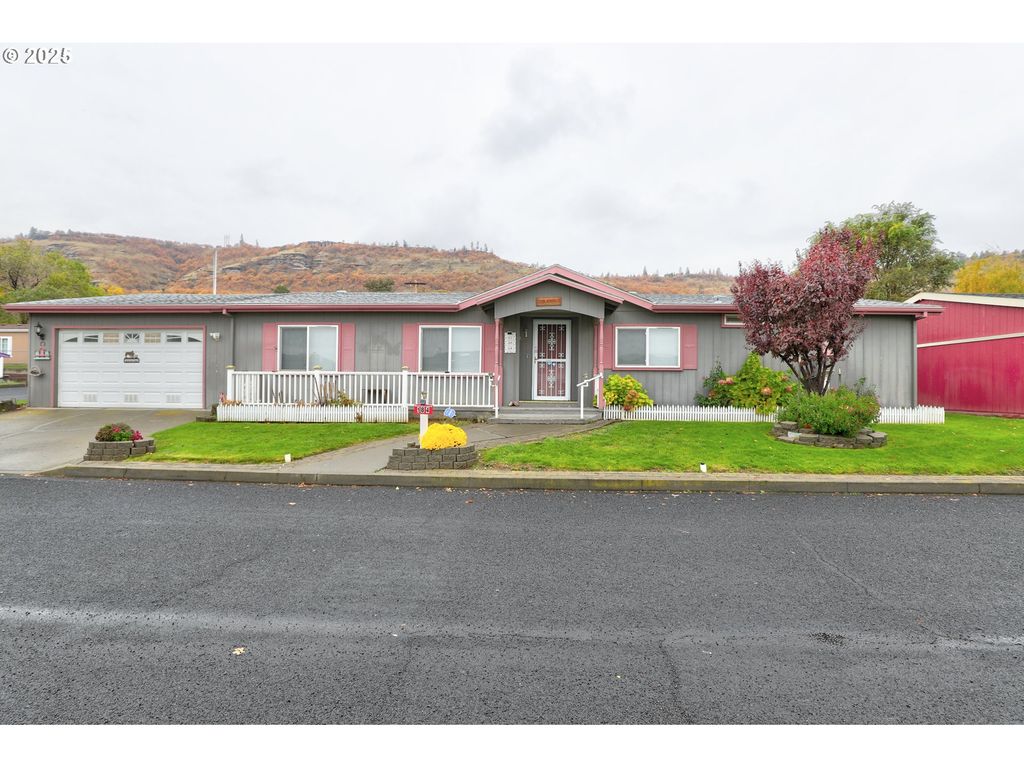 950 POMONA St 184, The Dalles, OR 97058