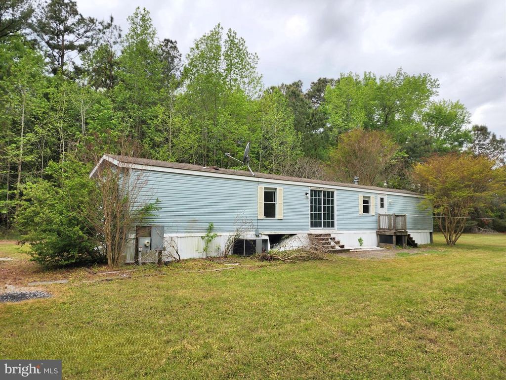 Image 3 of property listing at 4940 MAIDEN FOREST RD, Vienna, MD 21869