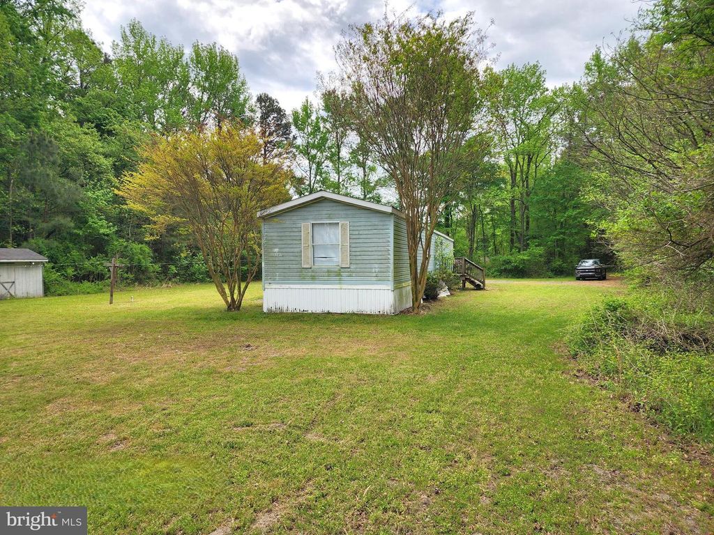 Image 6 of property listing at 4940 MAIDEN FOREST RD, Vienna, MD 21869