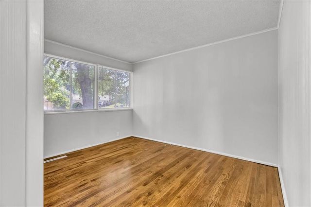 6000 N TRACY Avenue, Gladstone, MO 64118