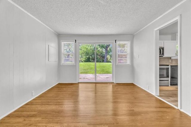 6000 N TRACY Avenue, Gladstone, MO 64118