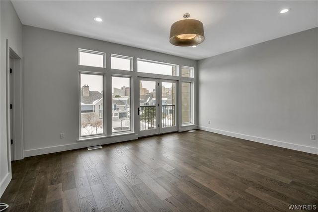 260 Lakefront Boulevard, Buffalo, NY 14202