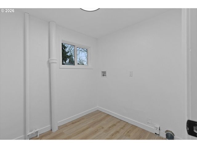 9828 Se ELLIS St, Portland, OR 97266