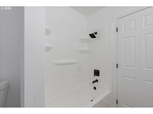 9828 Se ELLIS St, Portland, OR 97266