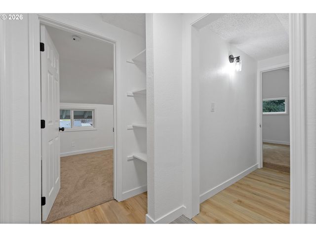 9828 Se ELLIS St, Portland, OR 97266