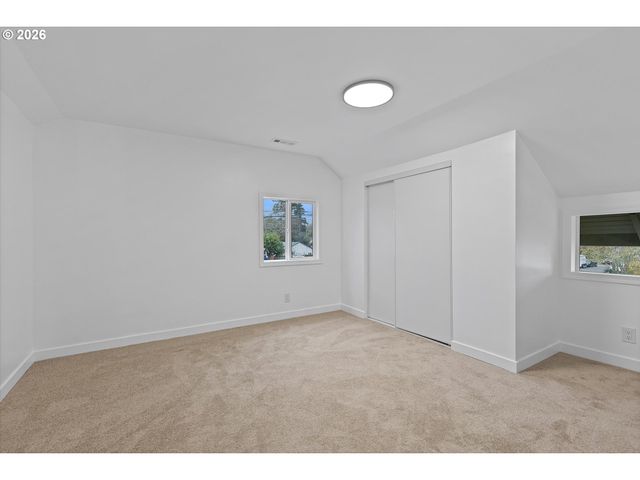 9828 Se ELLIS St, Portland, OR 97266