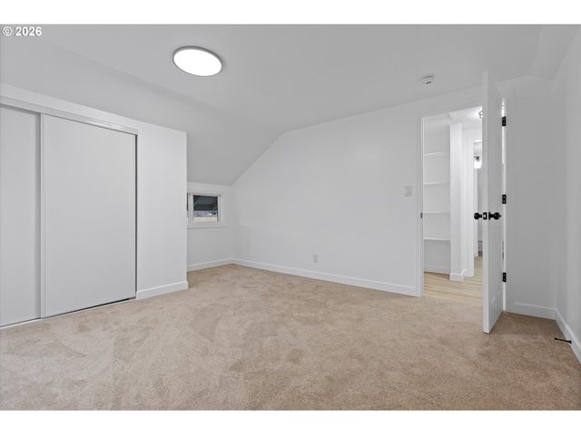 9828 Se ELLIS St, Portland, OR 97266