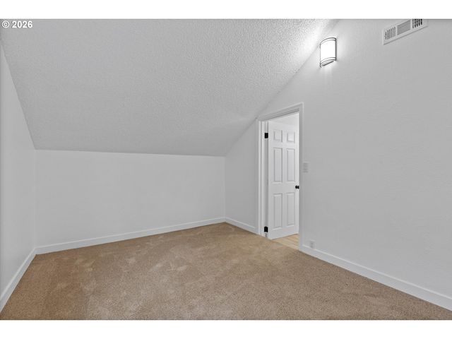 9828 Se ELLIS St, Portland, OR 97266