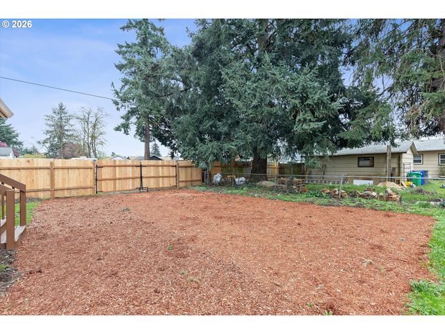 9828 Se ELLIS St, Portland, OR 97266