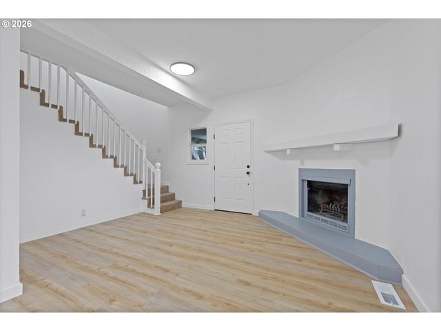 9828 Se ELLIS St, Portland, OR 97266