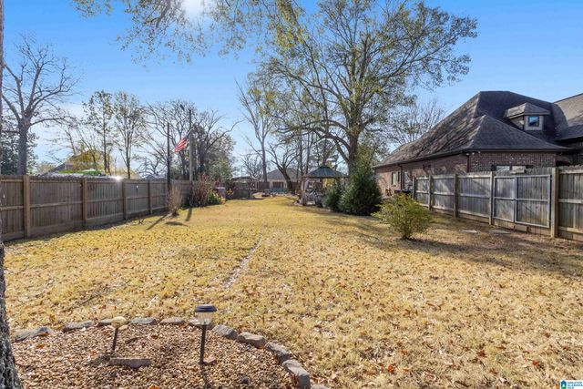 200 ENGLISH VILLAGE CIRCLE, Gardendale, AL 35071
