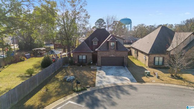 200 ENGLISH VILLAGE CIRCLE, Gardendale, AL 35071