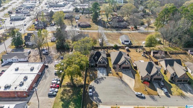 200 ENGLISH VILLAGE CIRCLE, Gardendale, AL 35071