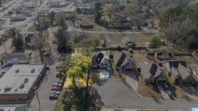 200 ENGLISH VILLAGE CIRCLE, Gardendale, AL 35071