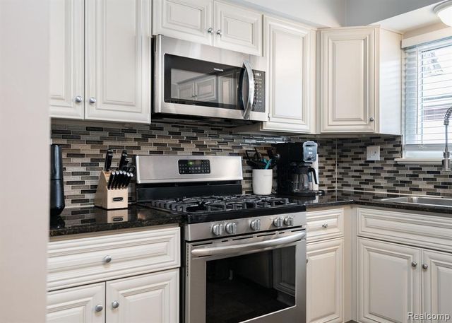 33475 Fernwood Street, Westland, MI 48186