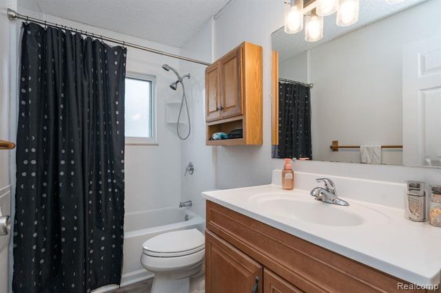 33475 Fernwood Street, Westland, MI 48186