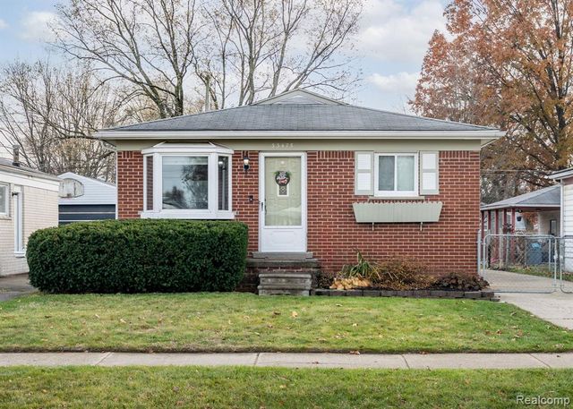 33475 Fernwood Street, Westland, MI 48186