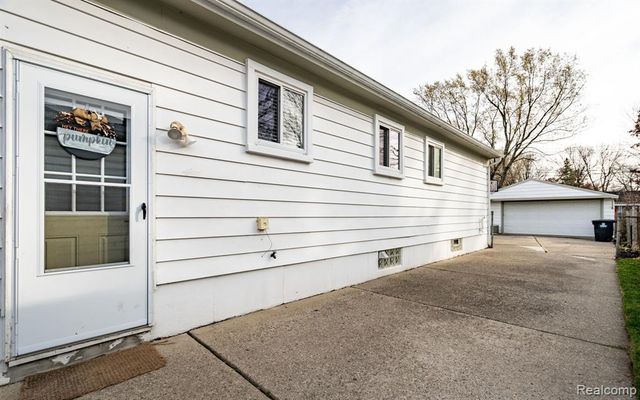 33475 Fernwood Street, Westland, MI 48186