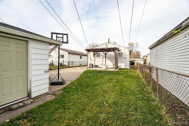 33475 Fernwood Street, Westland, MI 48186