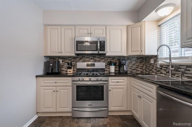 33475 Fernwood Street, Westland, MI 48186